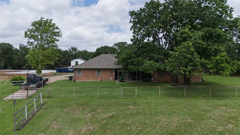 1215 Oakwood Trail Southlake, TX 76092