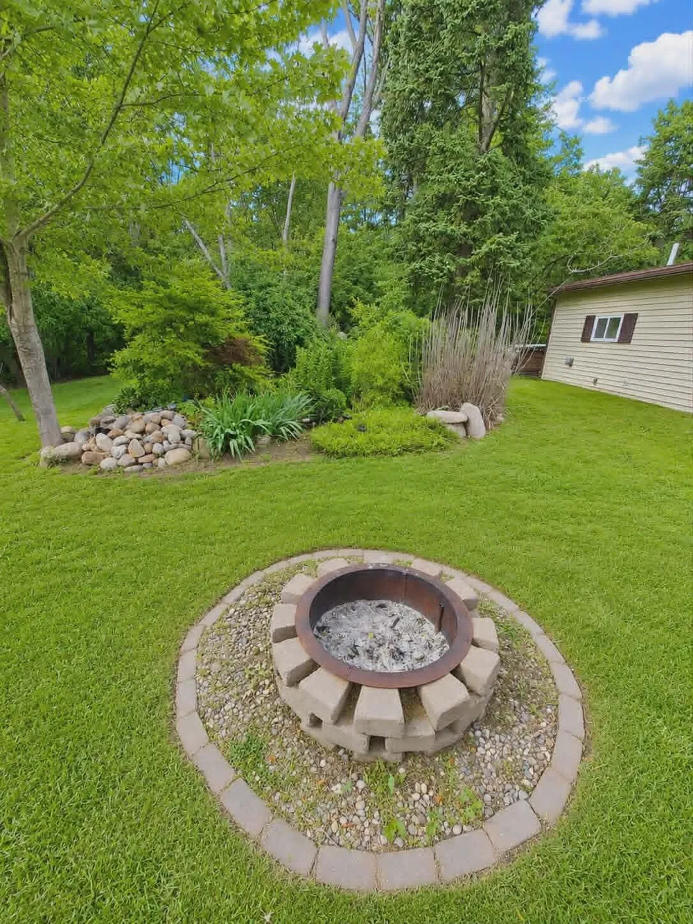 3640 Saint Luke Drive Jackson, MI 49201