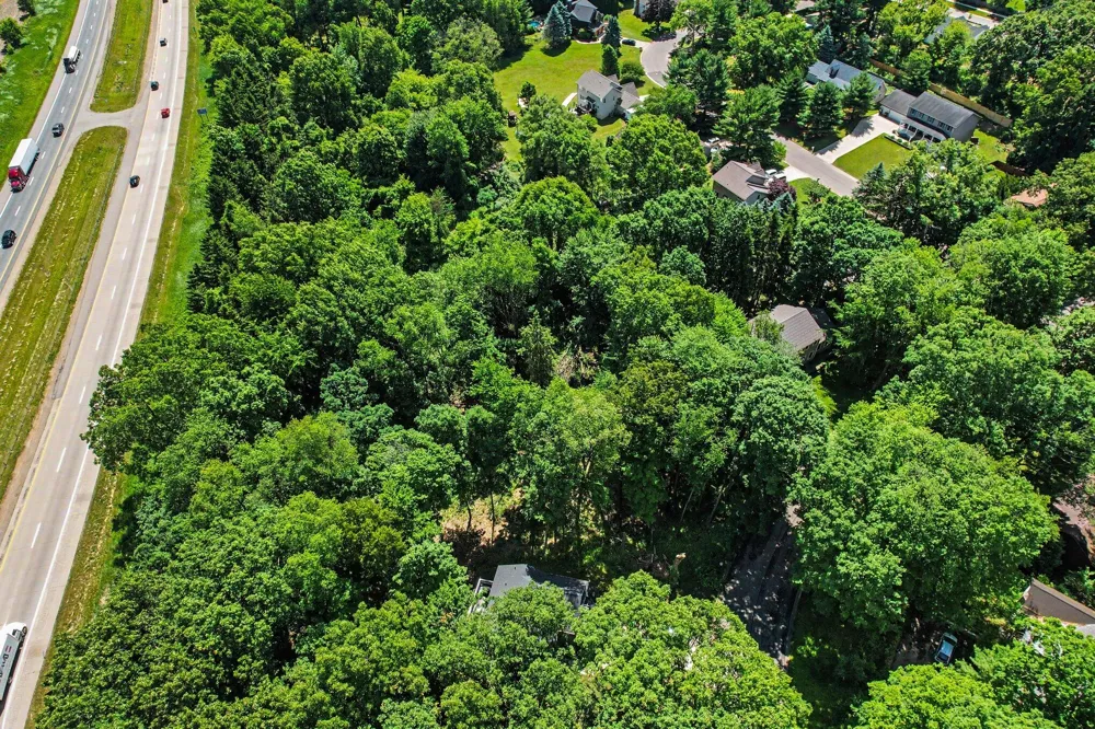 911 Wooded Lane Marshall, MI 49068