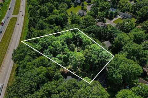 911 Wooded Lane