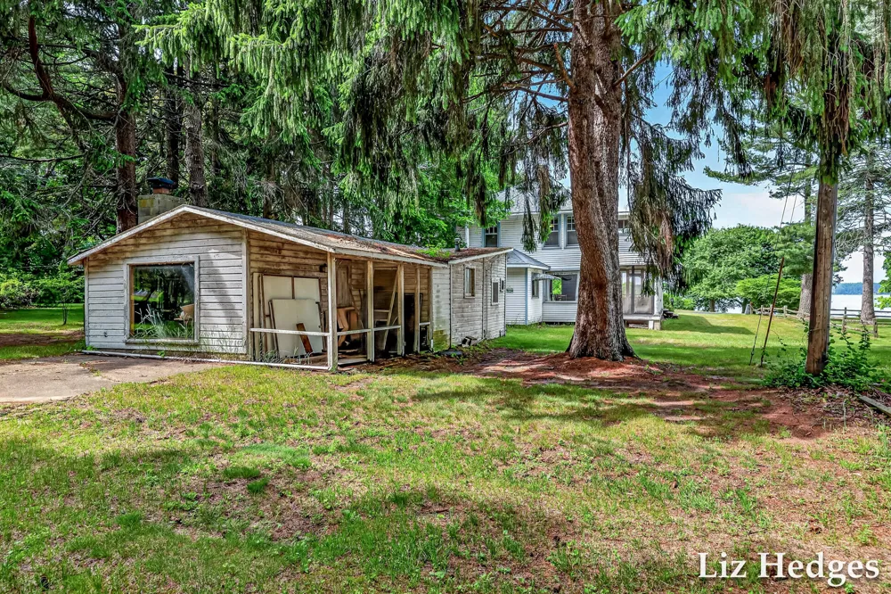 6285 S Shore Whitehall, MI 49461