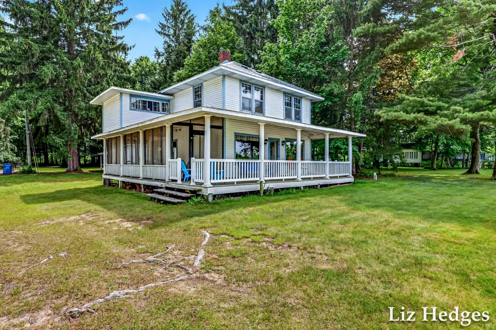 6285 S Shore Whitehall, MI 49461