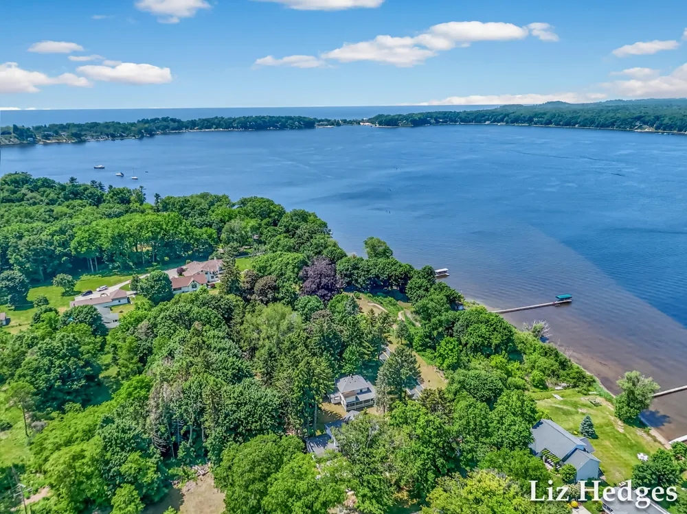6285 S Shore Whitehall, MI 49461
