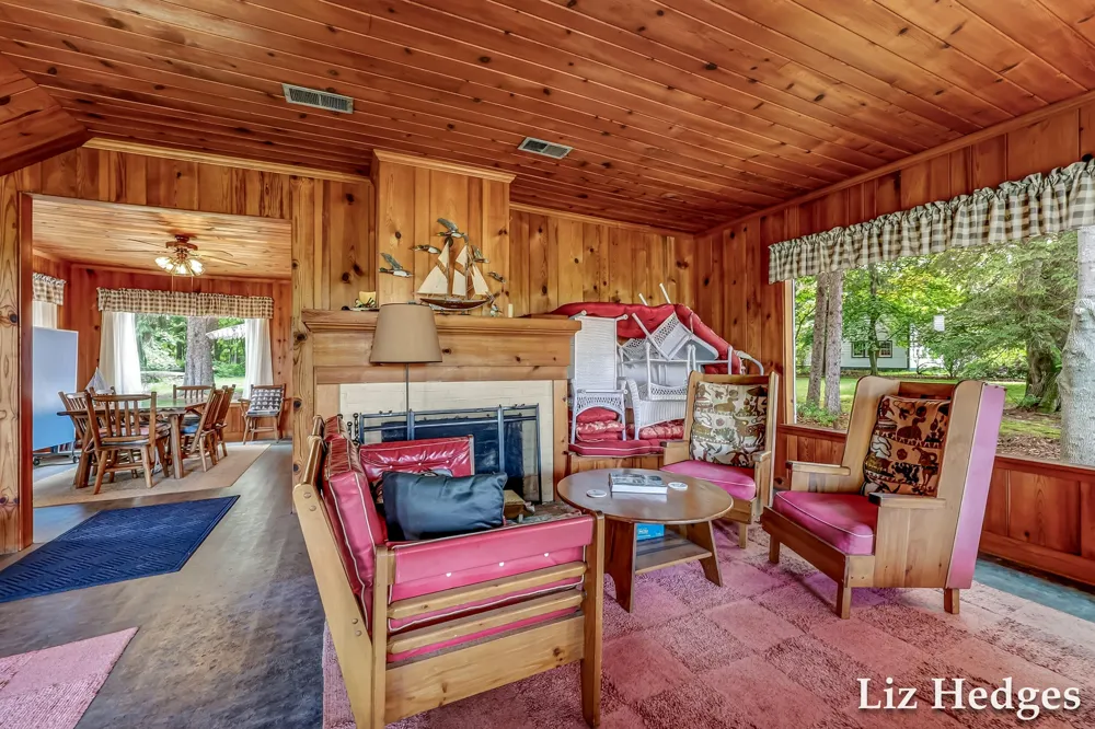 6285 S Shore Whitehall, MI 49461