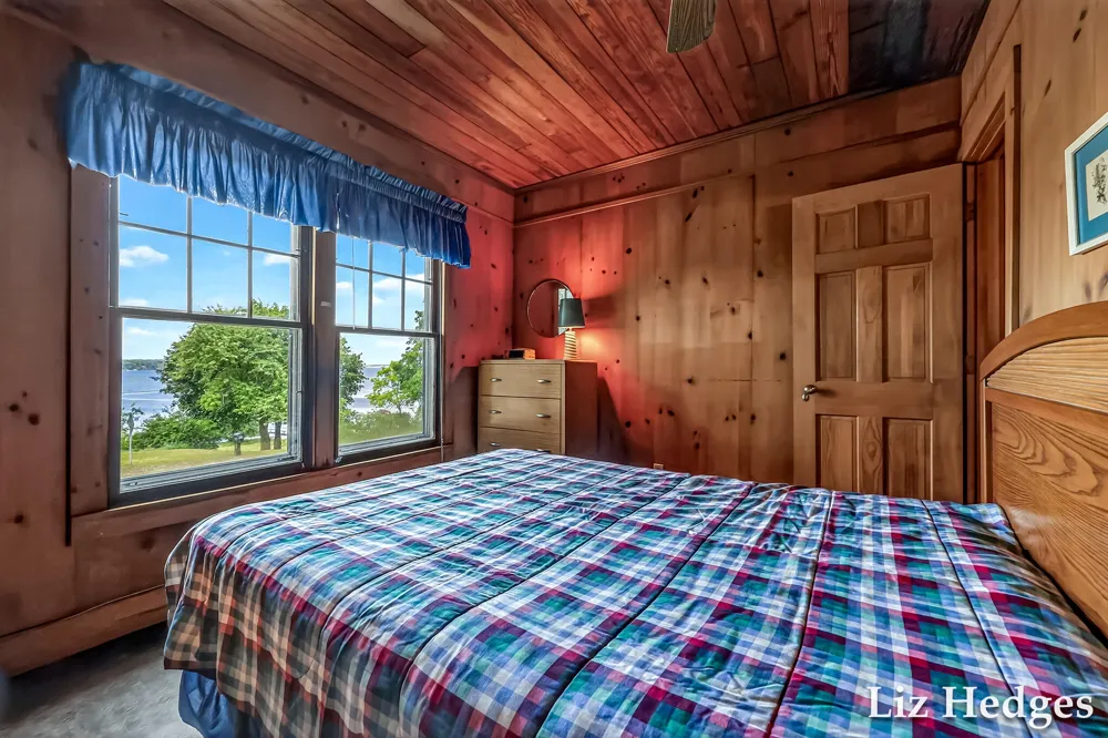 6285 S Shore Whitehall, MI 49461