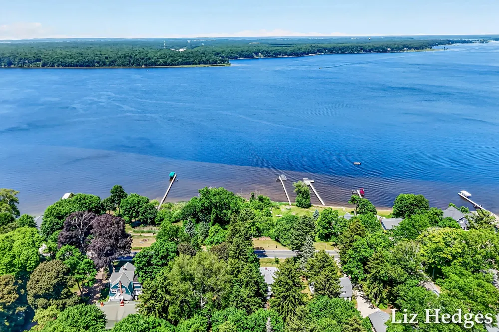 6285 S Shore Whitehall, MI 49461