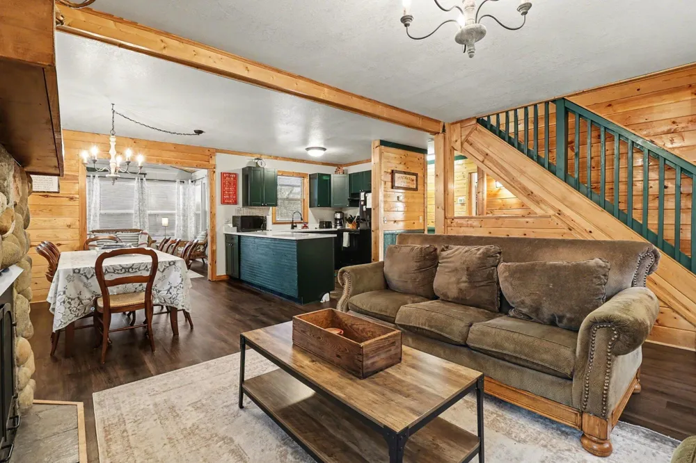 5526 W Longbridge Road Pentwater, MI 49449