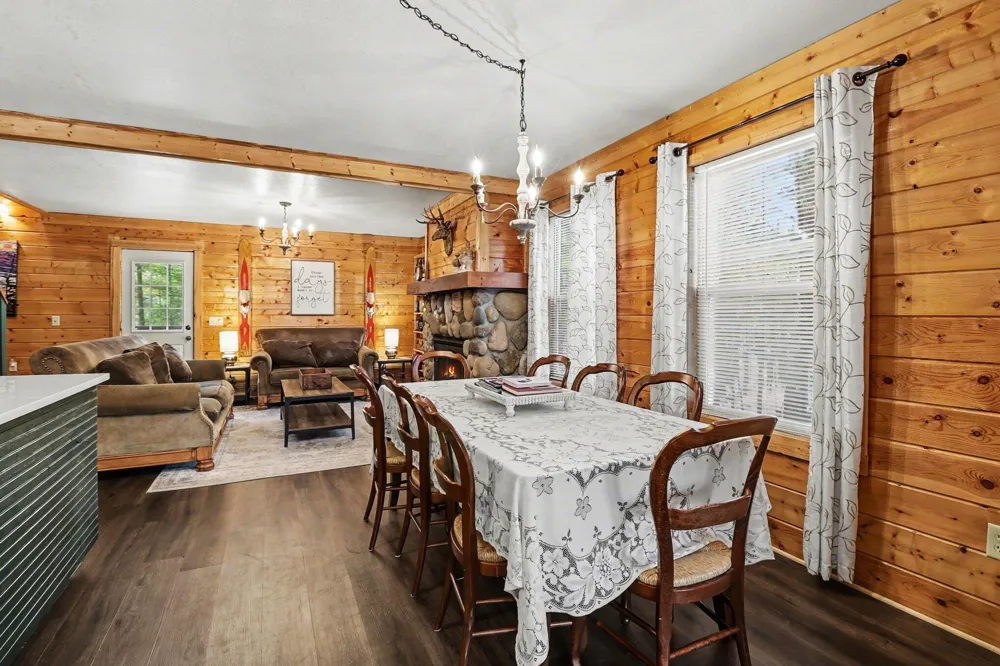 5526 W Longbridge Road Pentwater, MI 49449