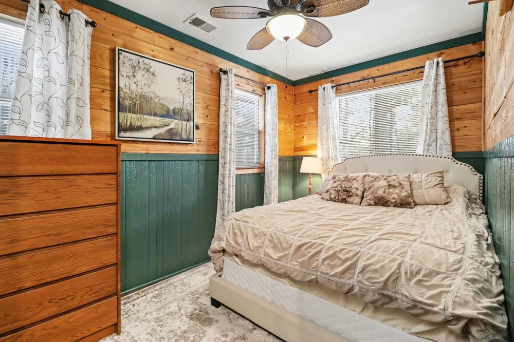 5526 W Longbridge Road Pentwater, MI 49449