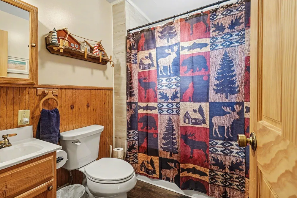 5526 W Longbridge Road Pentwater, MI 49449