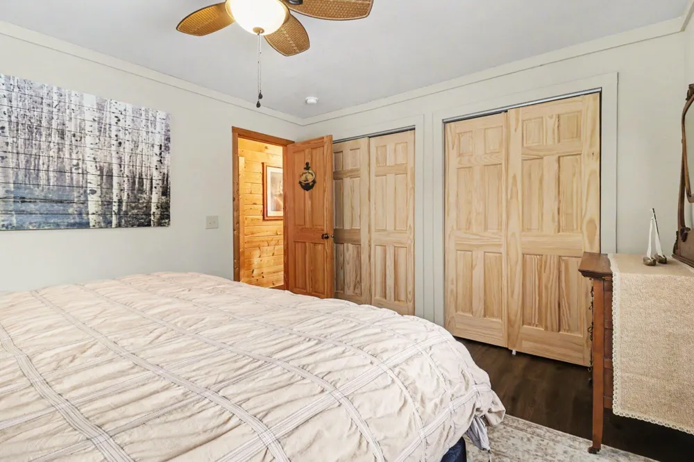 5526 W Longbridge Road Pentwater, MI 49449