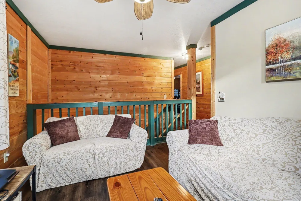 5526 W Longbridge Road Pentwater, MI 49449
