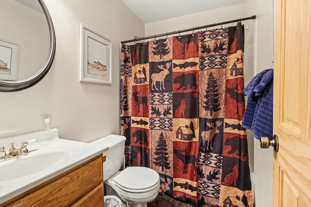 5526 W Longbridge Road Pentwater, MI 49449
