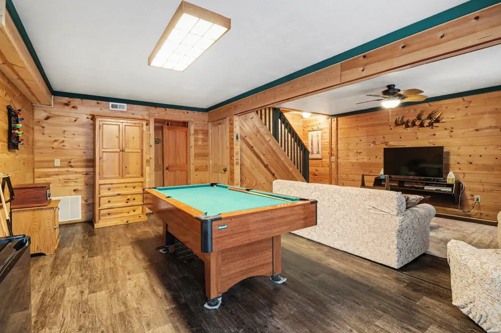 5526 W Longbridge Road Pentwater, MI 49449