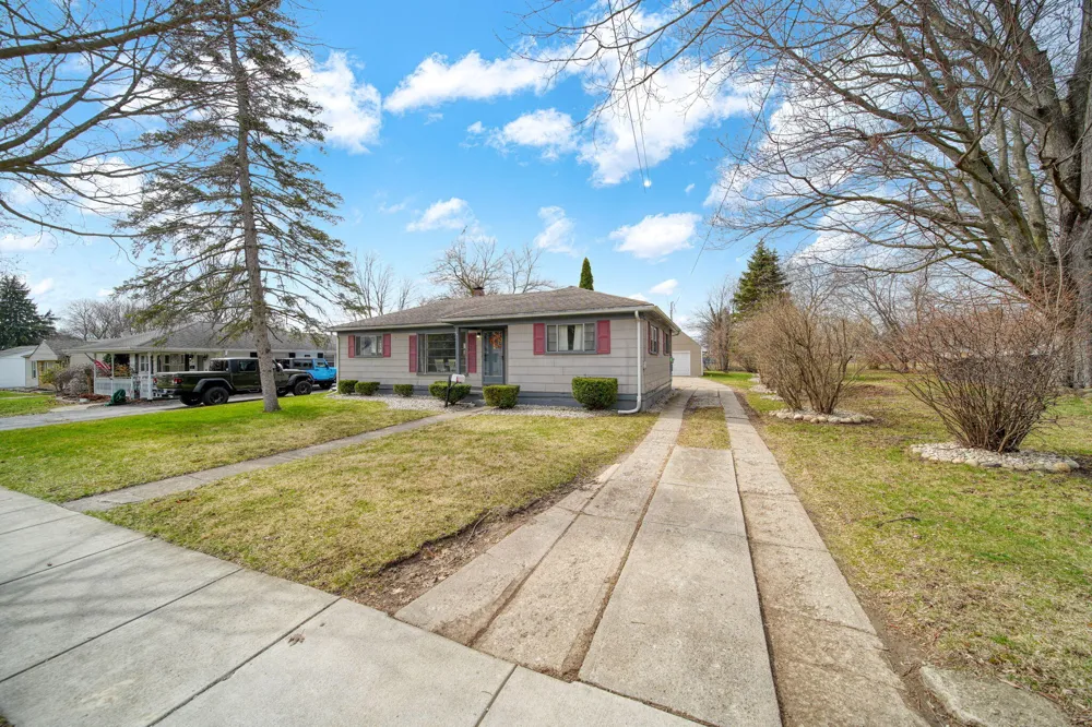 727 Springbrook Avenue Adrian, MI 49221