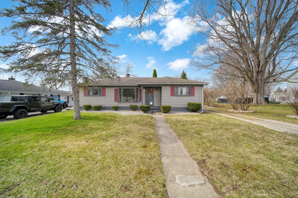 727 Springbrook Avenue Adrian, MI 49221