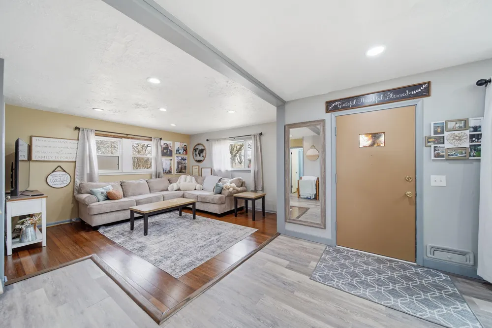 727 Springbrook Avenue Adrian, MI 49221
