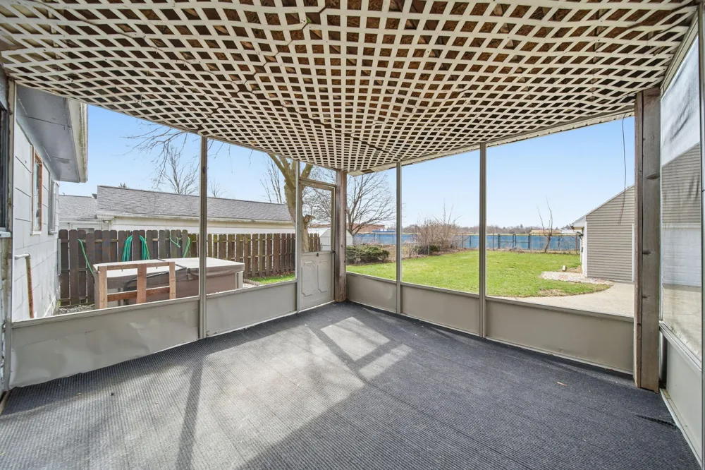 727 Springbrook Avenue Adrian, MI 49221