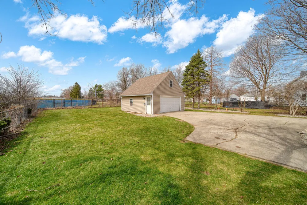 727 Springbrook Avenue Adrian, MI 49221