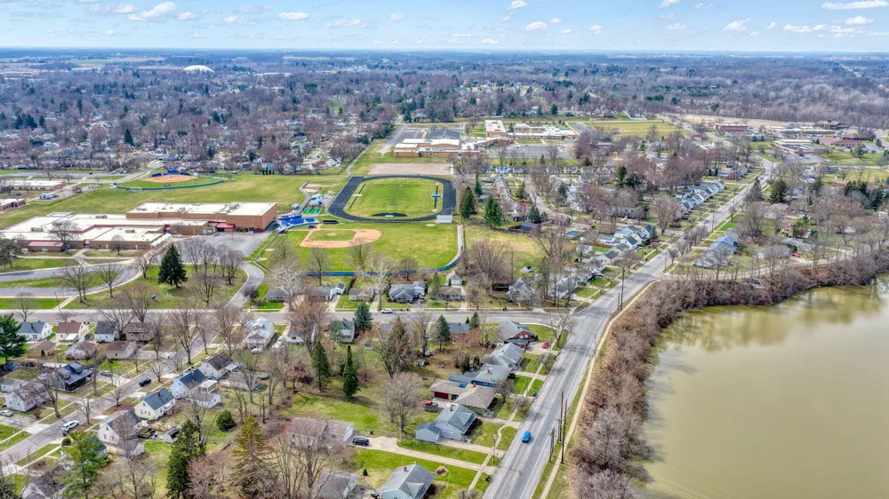 727 Springbrook Avenue Adrian, MI 49221