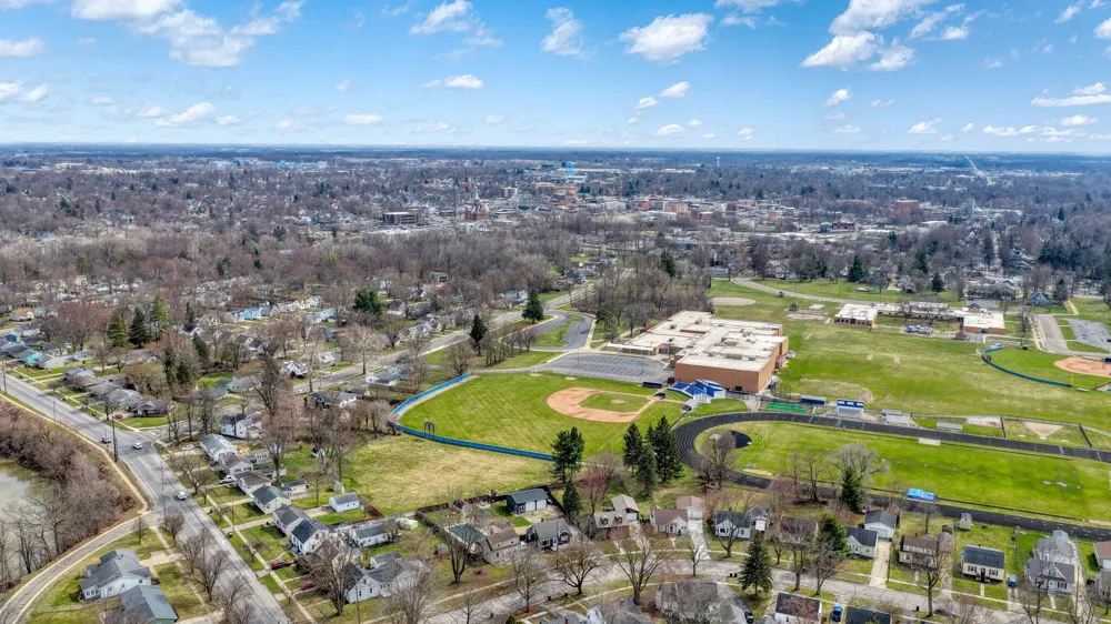 727 Springbrook Avenue Adrian, MI 49221