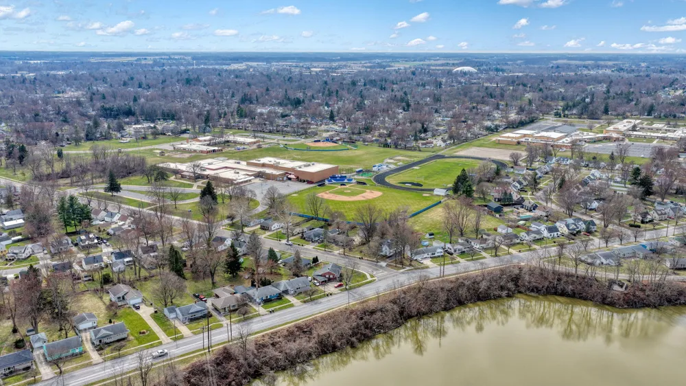 727 Springbrook Avenue Adrian, MI 49221