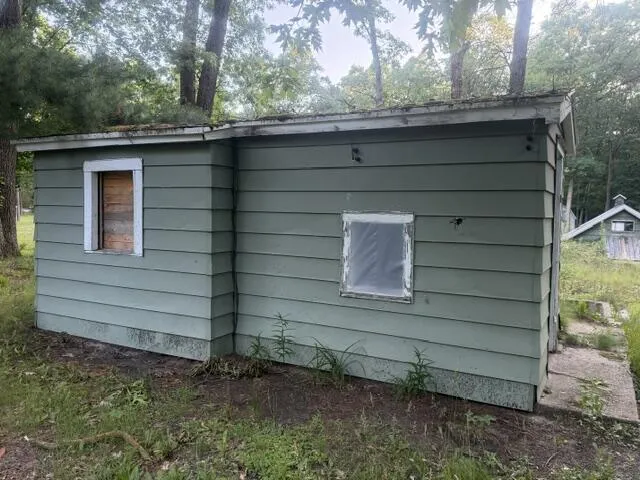 2649 E Fox Drive Grant, MI 49327