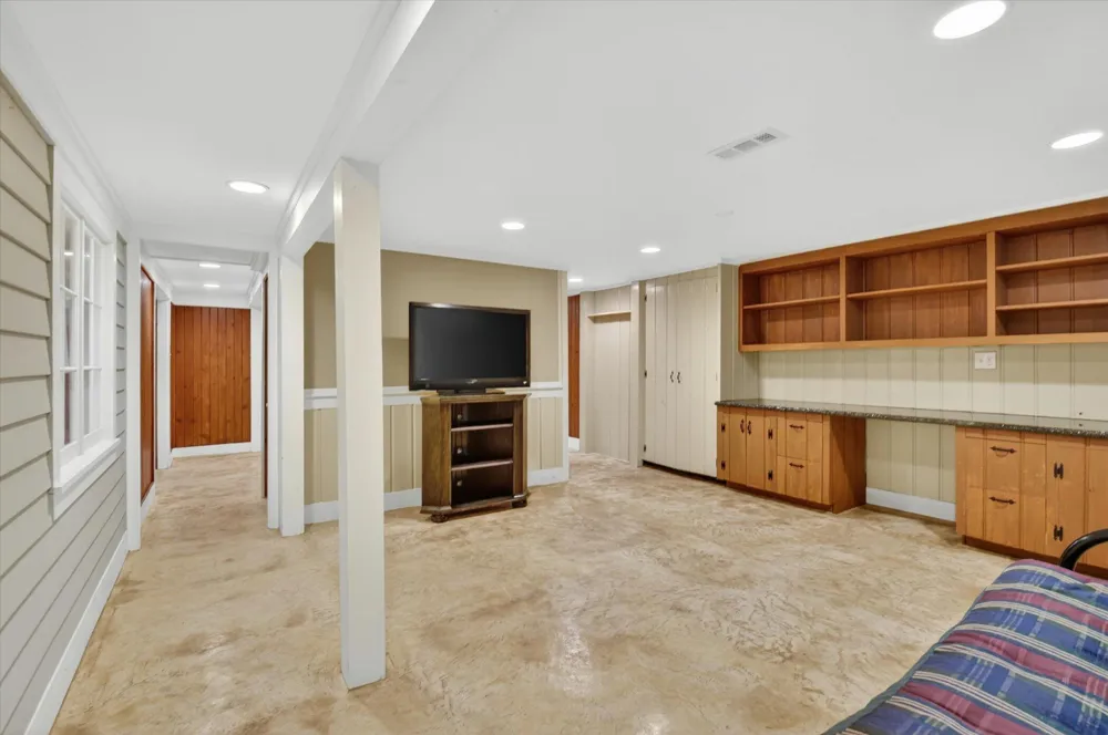 48377 Gyde Road Canton, MI 48187