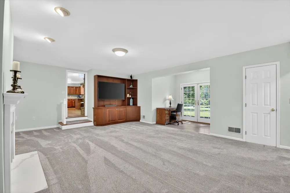 48377 Gyde Road Canton, MI 48187