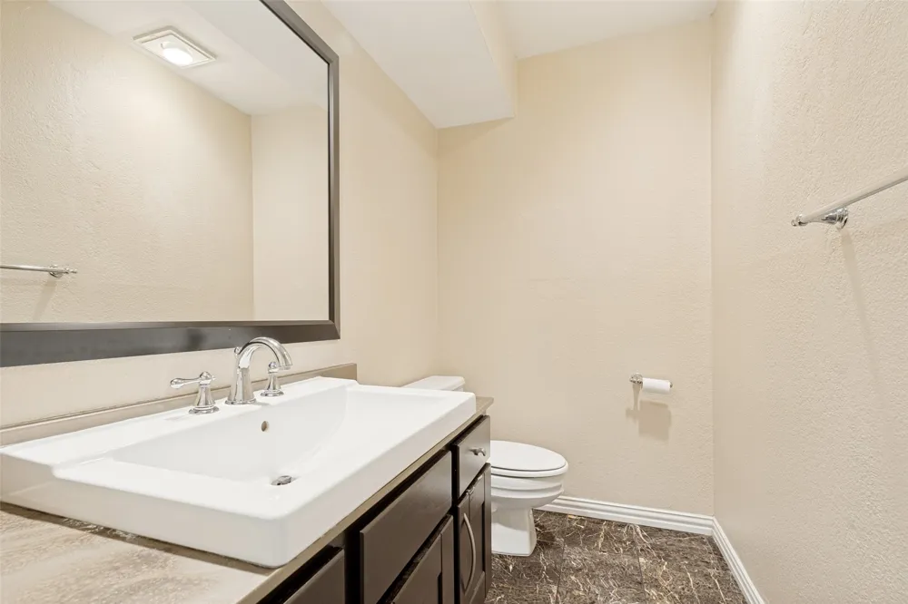 3635 Garden Brook Drive #14100 Farmers Branch, TX 75234