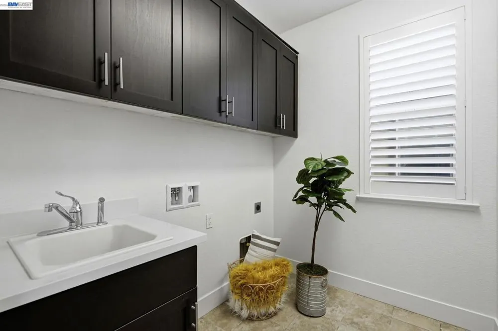 416 Dewitt Ln Alameda, CA 94501