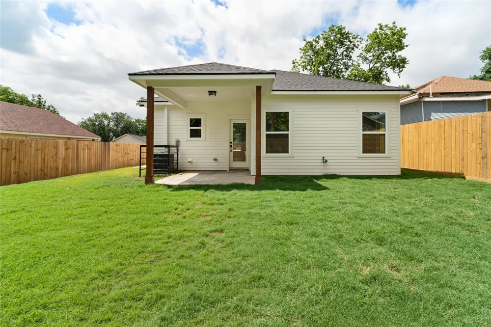 1015 Stella Street Fort Worth, TX 76104