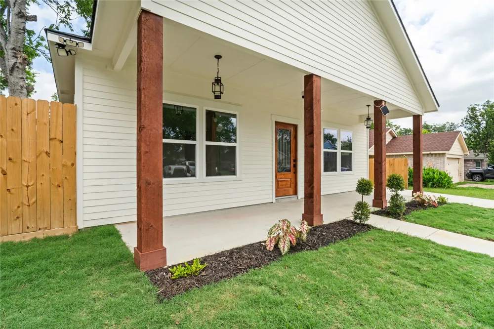 1015 Stella Street Fort Worth, TX 76104