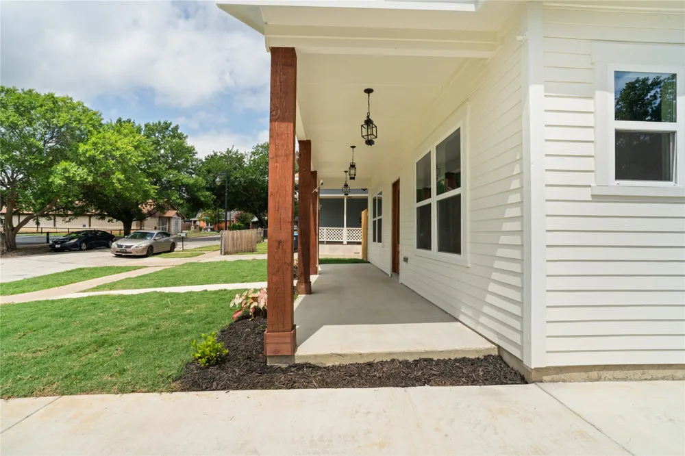 1015 Stella Street Fort Worth, TX 76104