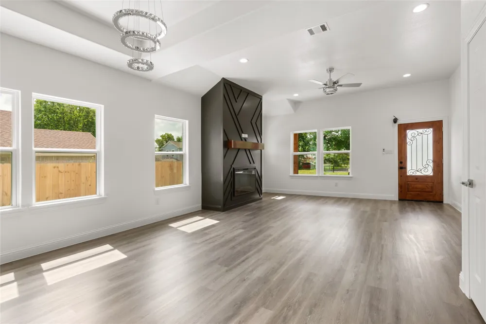 1015 Stella Street Fort Worth, TX 76104