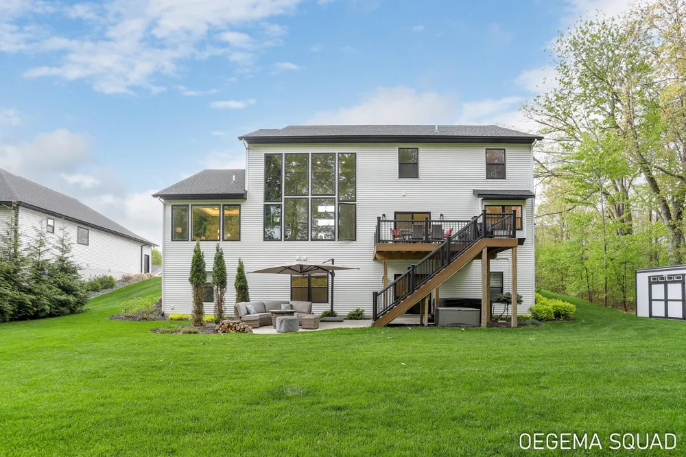 5391 Eaglepass Drive Hudsonville, MI 49426
