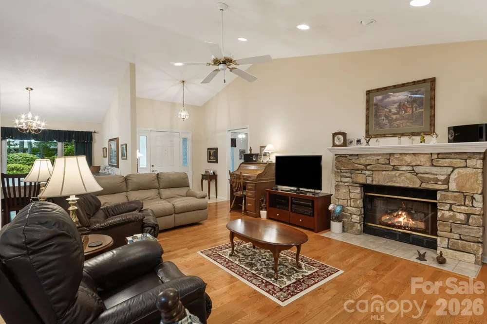 1851 Riverview Court Hendersonville, NC 28739
