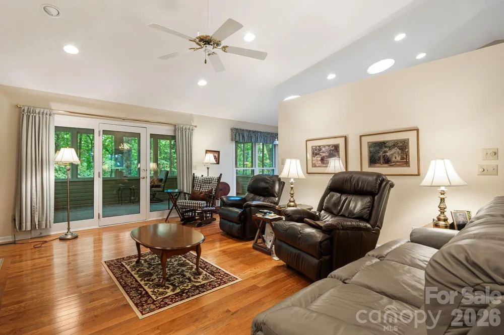1851 Riverview Court Hendersonville, NC 28739