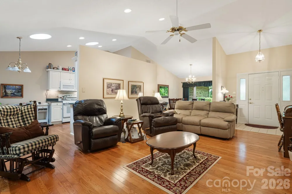 1851 Riverview Court Hendersonville, NC 28739