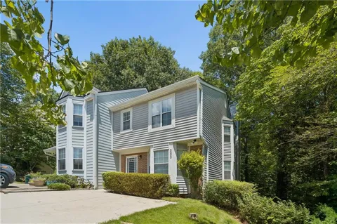 5200 Laurel Bridge Drive SE