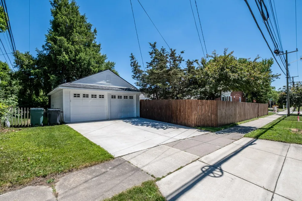 332 Normandy Road Royal Oak, MI 48073