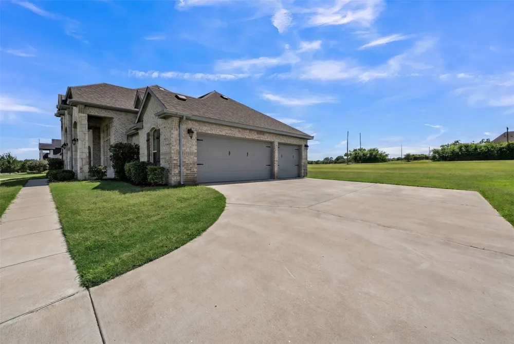 231 Berkeley Drive Waxahachie, TX 75167