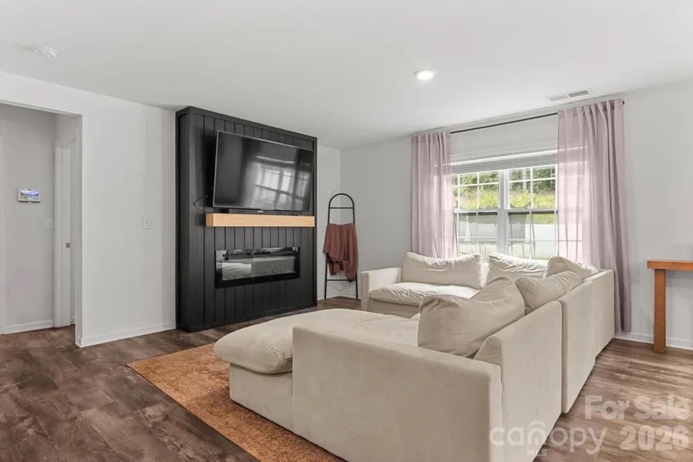 2916 Sherrills Stream Drive Sherrills Ford, NC 28673