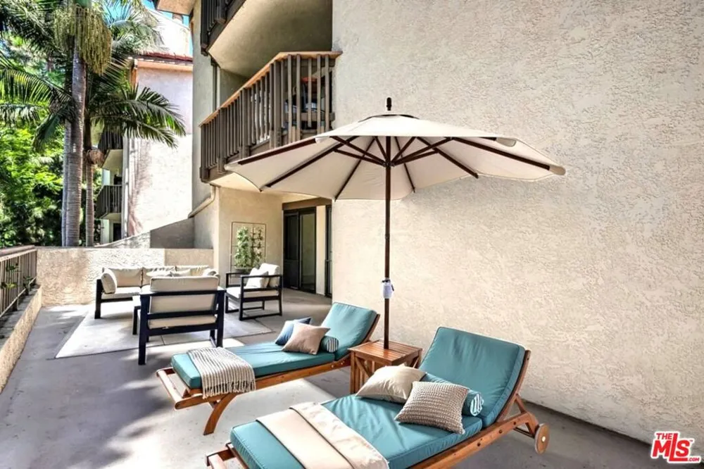 8600 Tuscany Avenue #202 Playa del Rey, CA 90293