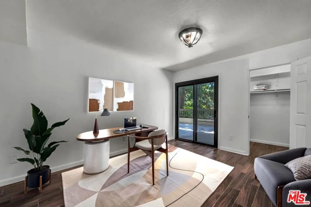 8600 Tuscany Avenue #202 Playa del Rey, CA 90293
