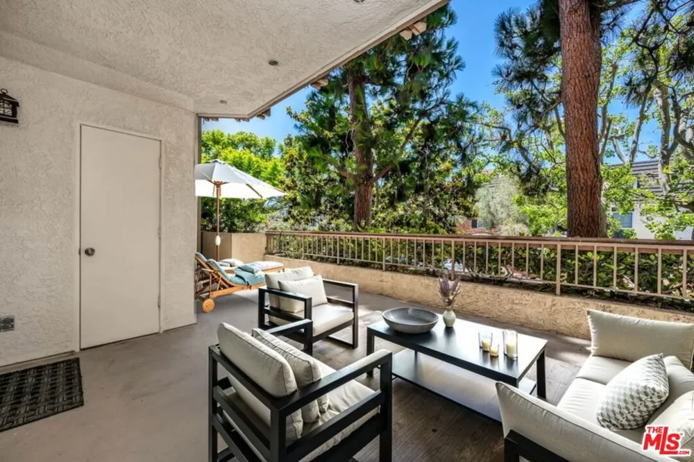 8600 Tuscany Avenue #202 Playa del Rey, CA 90293