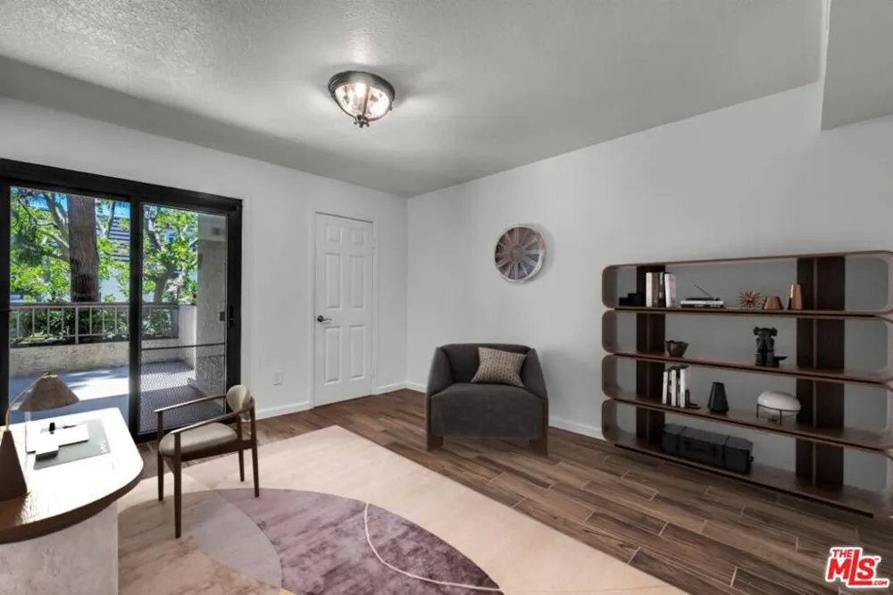 8600 Tuscany Avenue #202 Playa del Rey, CA 90293