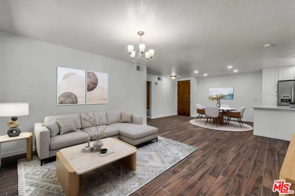 8600 Tuscany Avenue #202 Playa del Rey, CA 90293