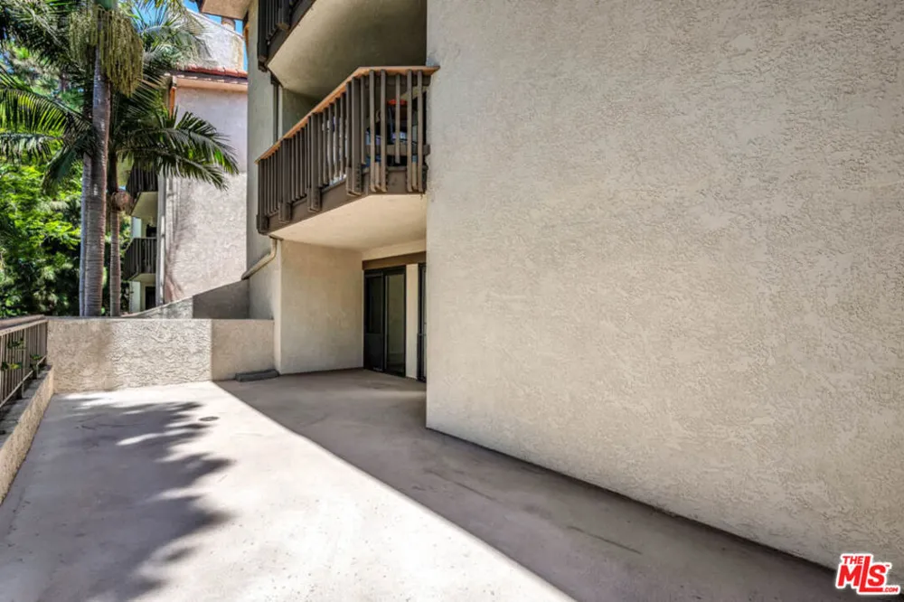 8600 Tuscany Avenue #202 Playa del Rey, CA 90293