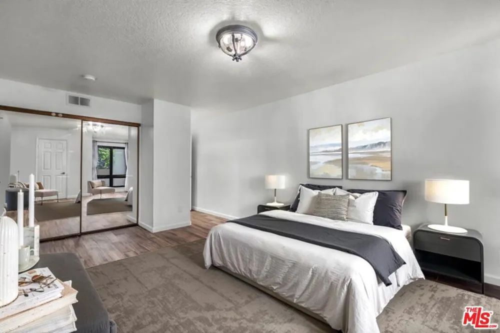 8600 Tuscany Avenue #202 Playa del Rey, CA 90293
